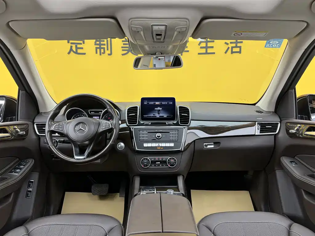Mercedes-Benz GLS 2018 — фото 11