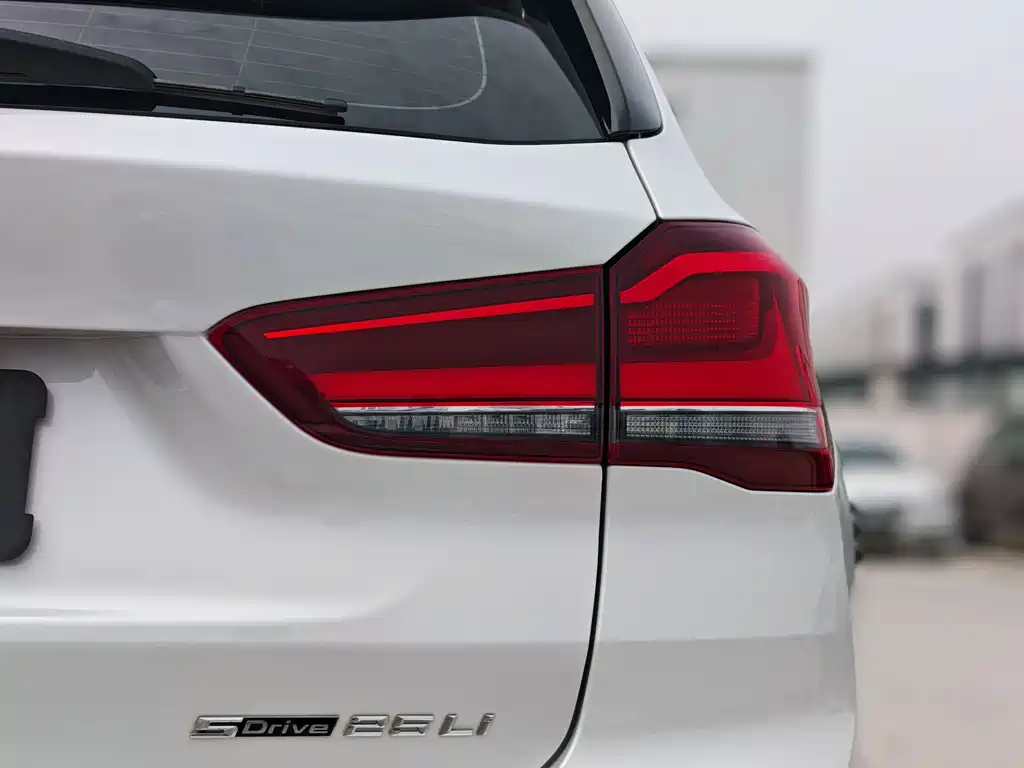 BMW X1 2022 — фото 13