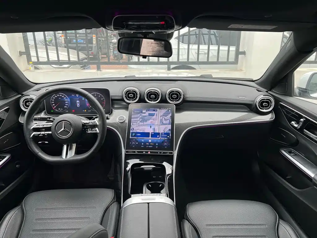 Mercedes-Benz C-Class 2025