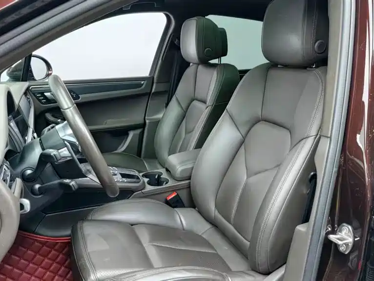 Porsche Macan 2019 — фото 15