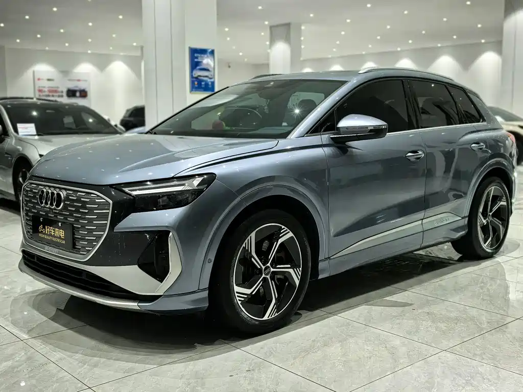 Audi Q4 e-tron 2022 — фото 1