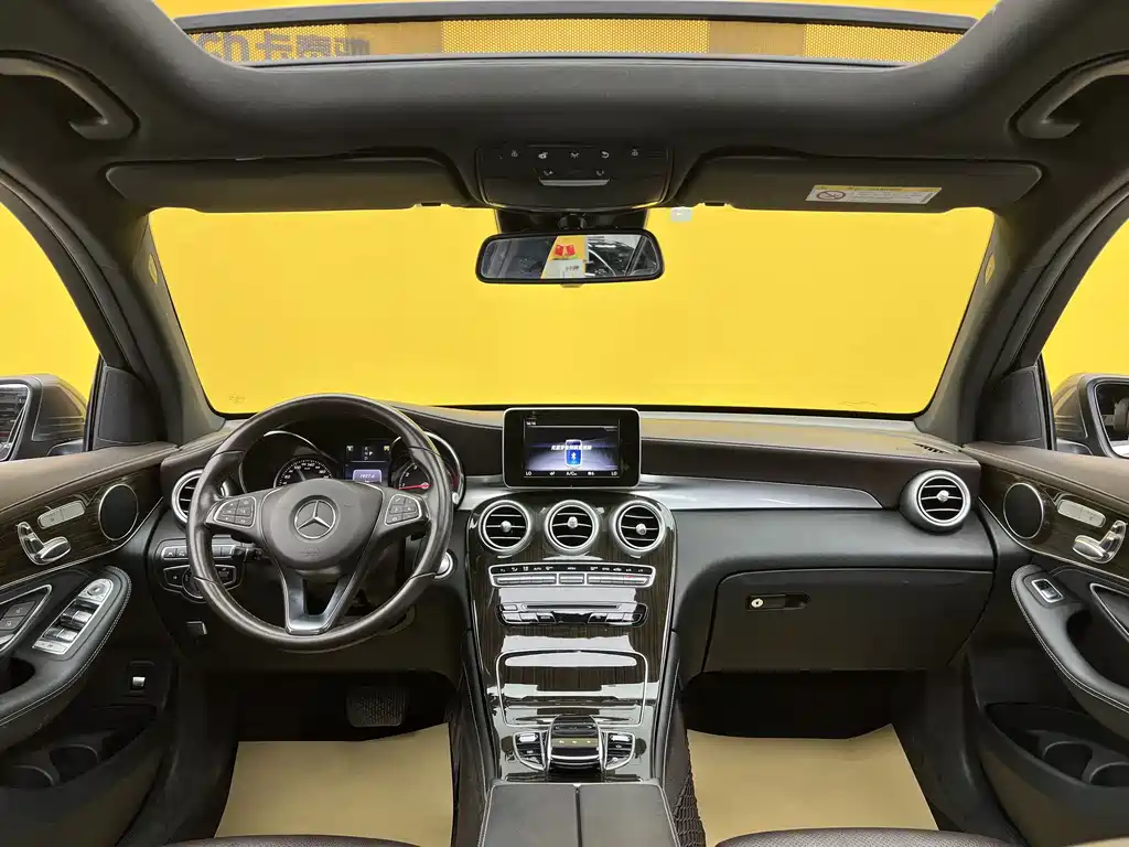 Mercedes-Benz GLC 2018 — фото 14