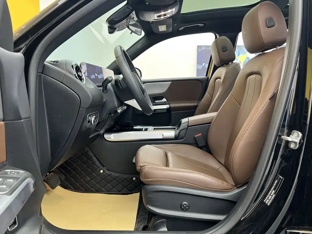 Mercedes-Benz GLB 2024
