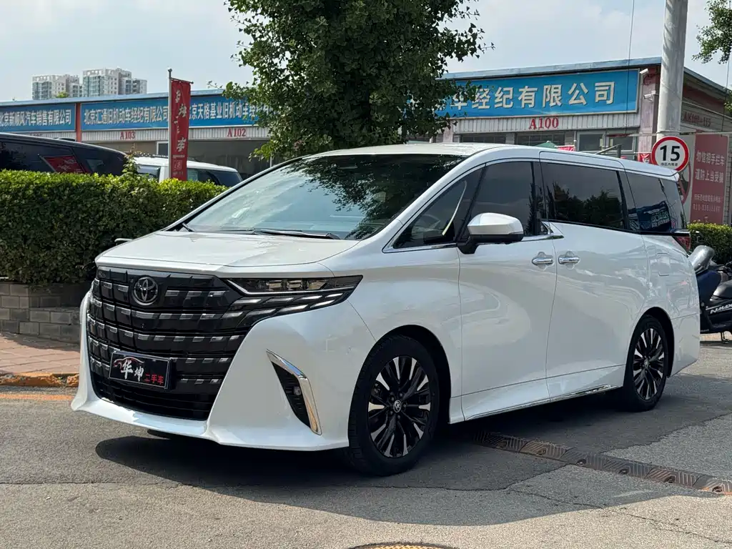 Toyota Alphard 2024 — фото 11