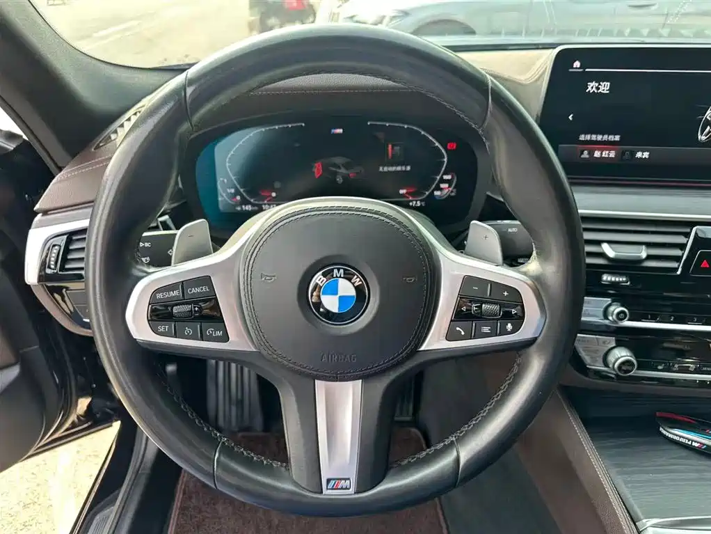BMW 5 Series 2021 — фото 9