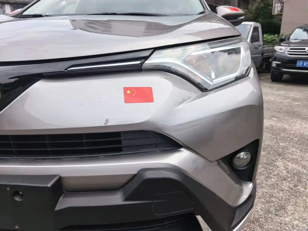 Toyota RAV4 2018 — фото 24