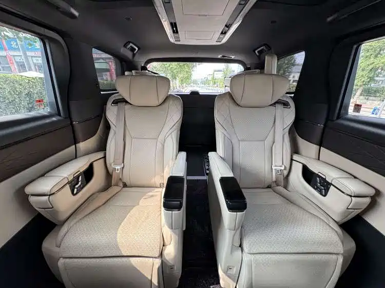 Toyota Alphard 2024 — фото 6
