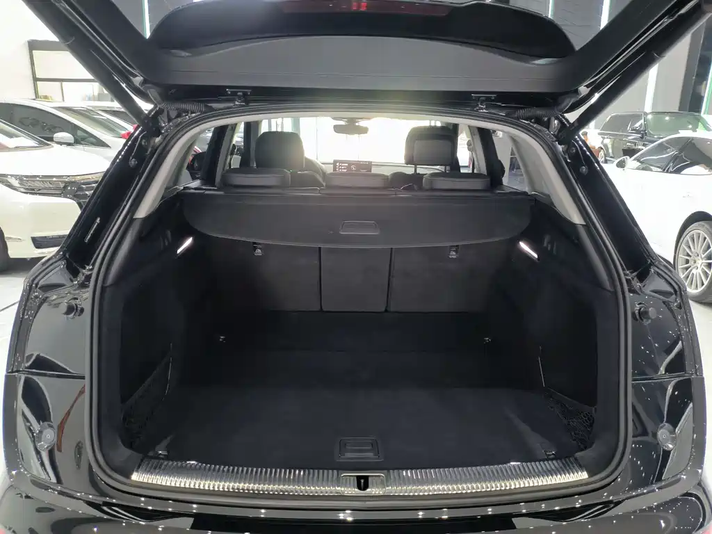 Audi Q5L 2023 — фото 12