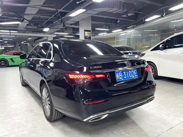 Mercedes-Benz E-Class 2022