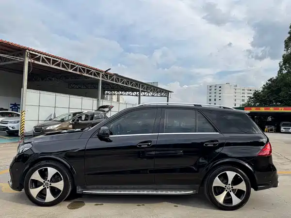 Mercedes-Benz M-Class 2012