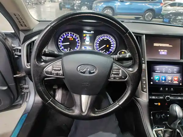 Infiniti Q50L 2015
