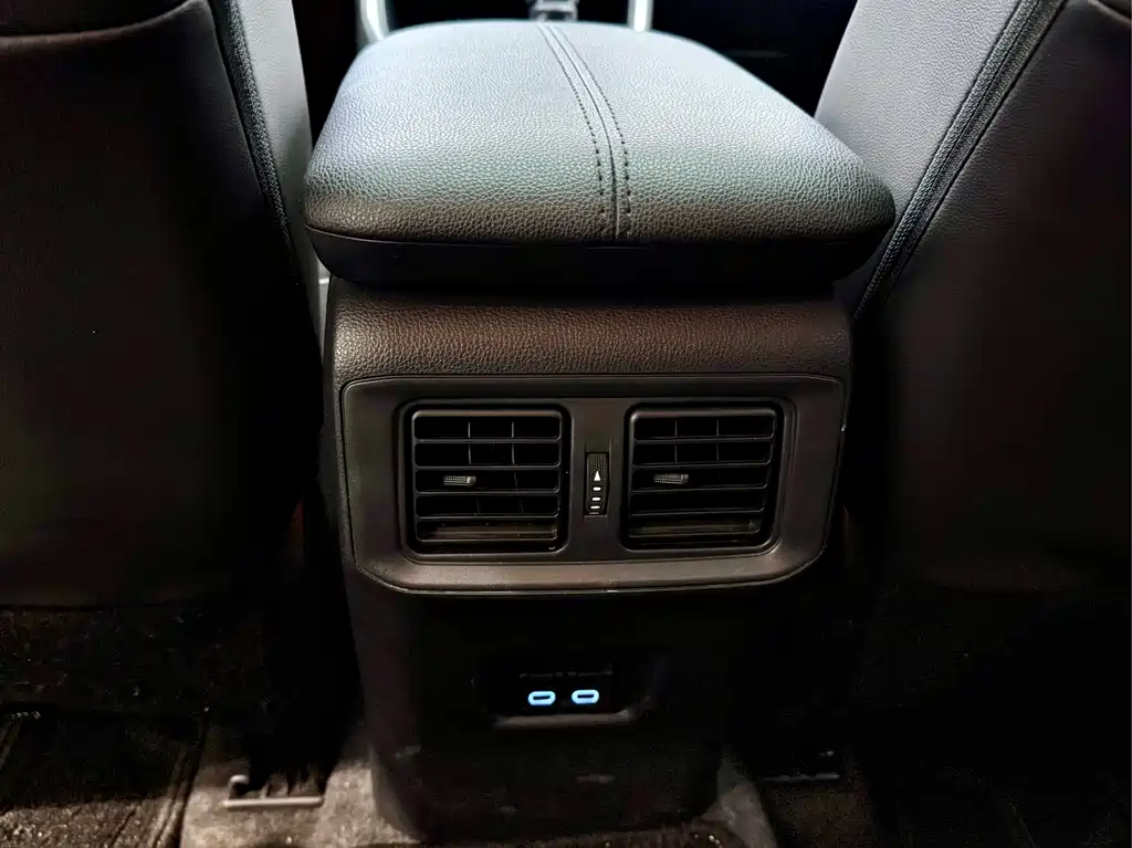 Toyota RAV4 2022 — фото 18