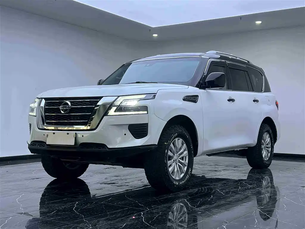 Nissan Patrol 2016 — фото 1