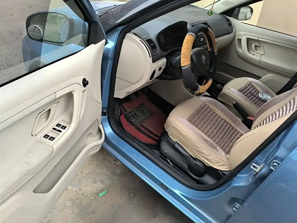 Skoda Fabia 2015 — фото 16