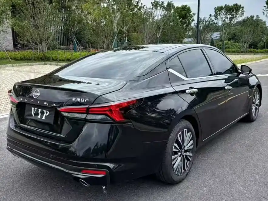 Nissan Teana 2023