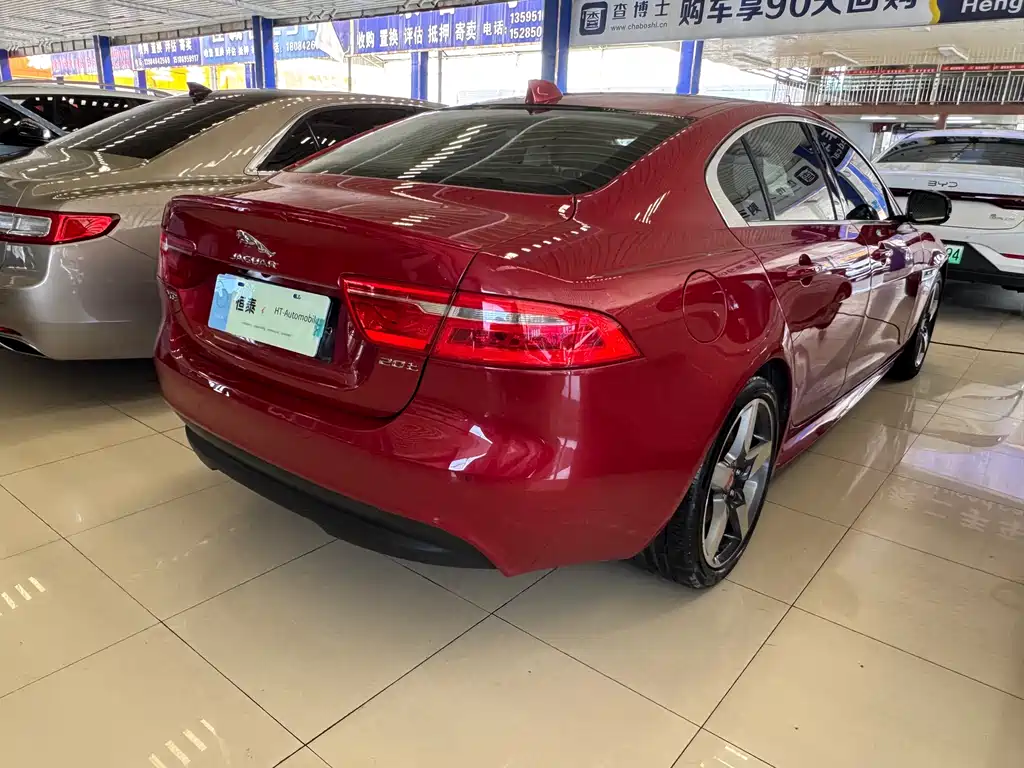 Jaguar XE 2017 — фото 8