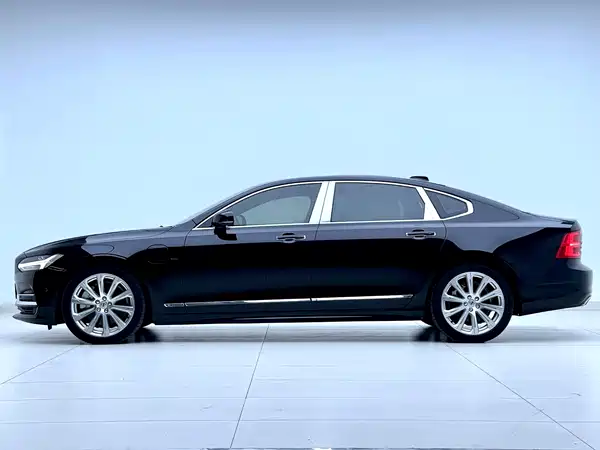 Volvo S90 Plug-In Hybrid 2019