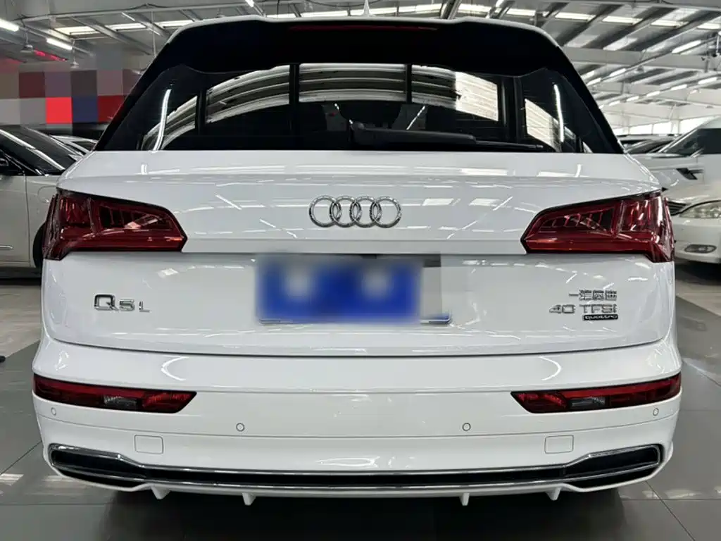 Audi Q5L 2020 — фото 10