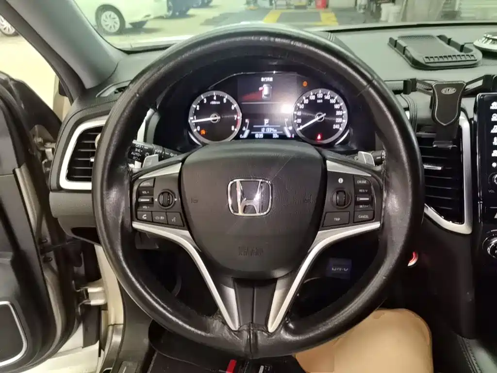 Honda UR-V 2017 — фото 11