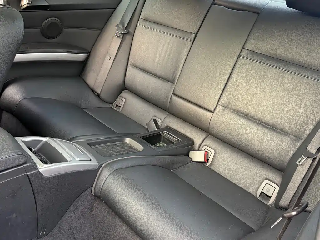 BMW 3 Series 2011 — фото 12