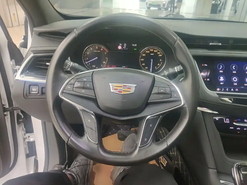 Cadillac XT5 2020 — фото 11