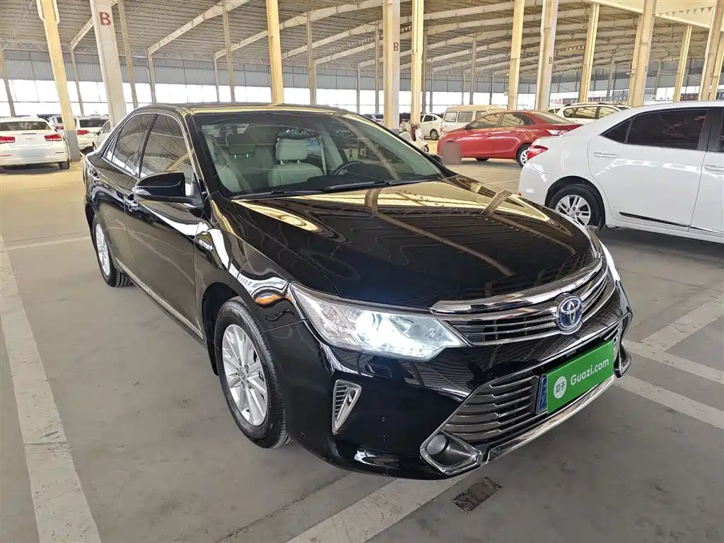 Toyota Camry 2016 — фото 22