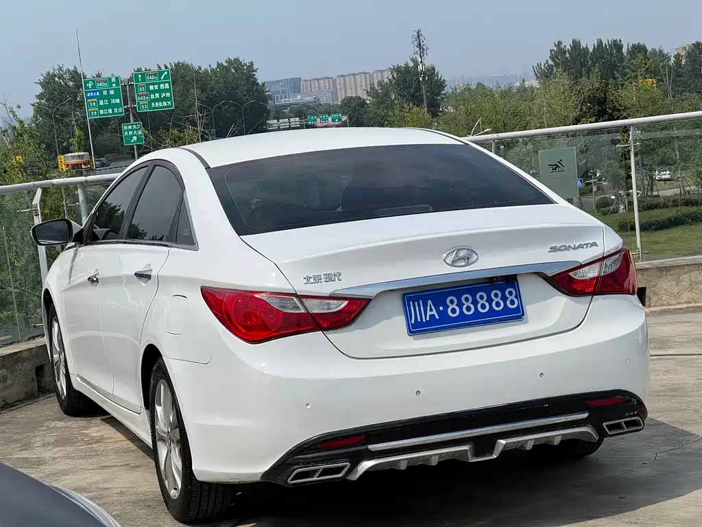 Hyundai Sonata 2011 — фото 14