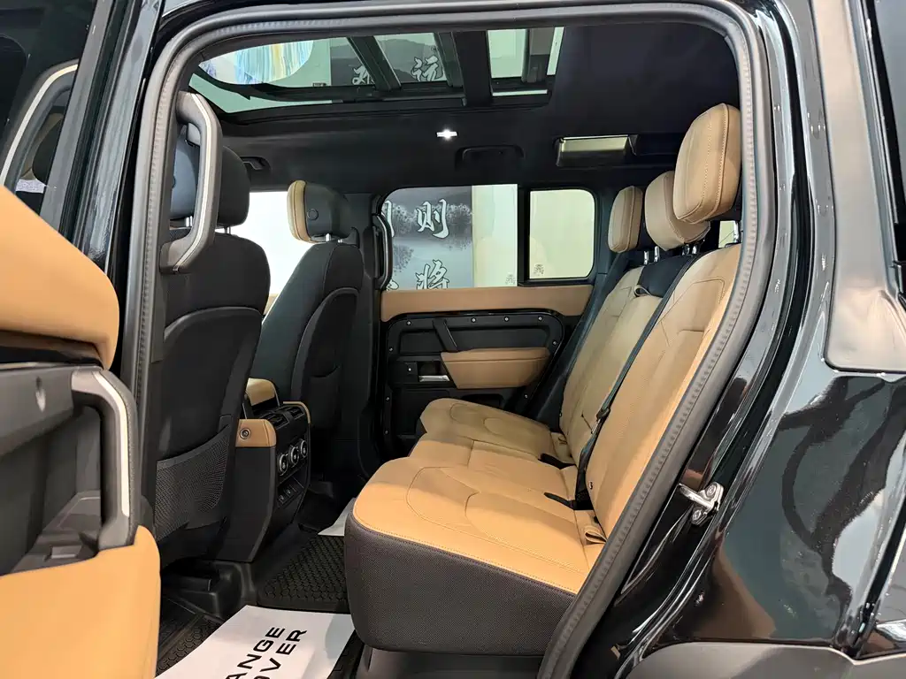 Land Rover Defender 2026 — фото 16