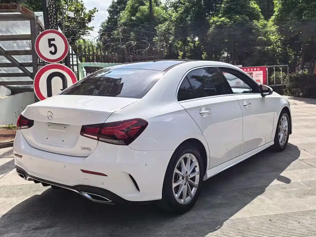 Mercedes-Benz A-Class 2021 — фото 10