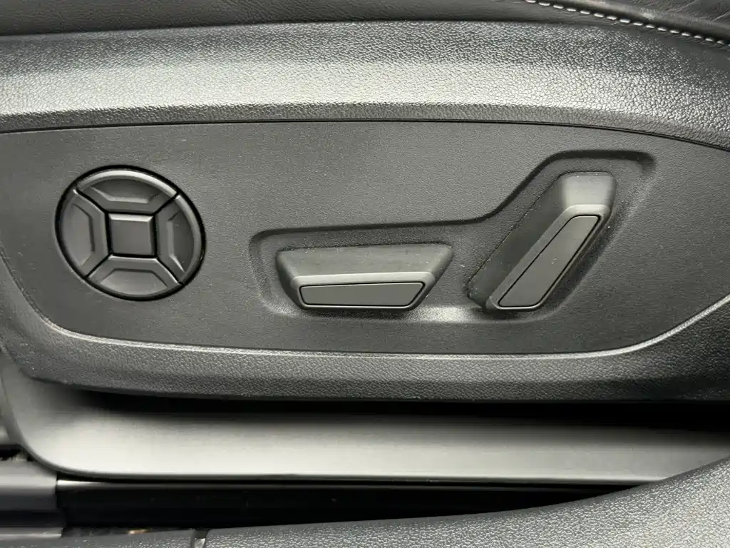Audi A3 2023 — фото 12