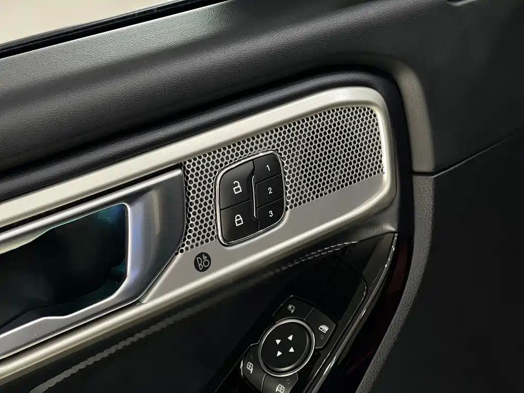 Ford Explorer 2020 — фото 14
