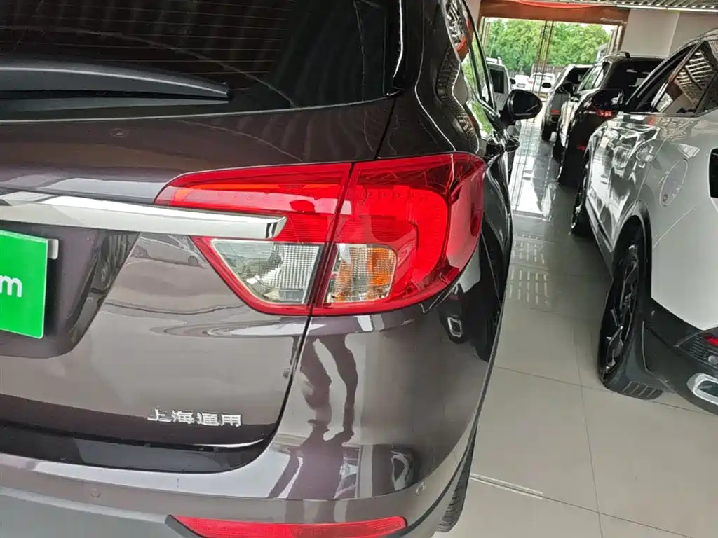 Buick Envision Plus 2016 — фото 8