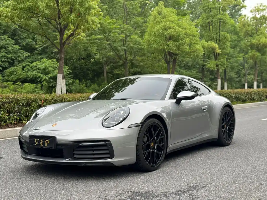 Porsche 911 2025