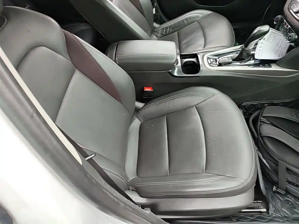 Chevrolet Malibu 2018 — фото 25