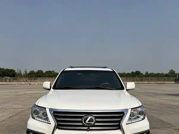 Lexus LX 2008