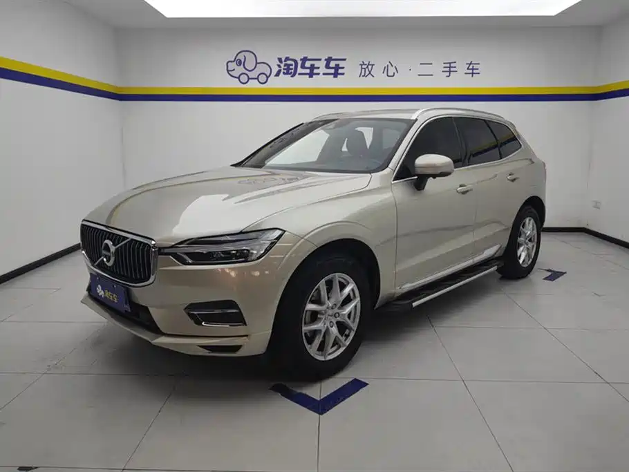 Volvo XC60 2021 — фото 1
