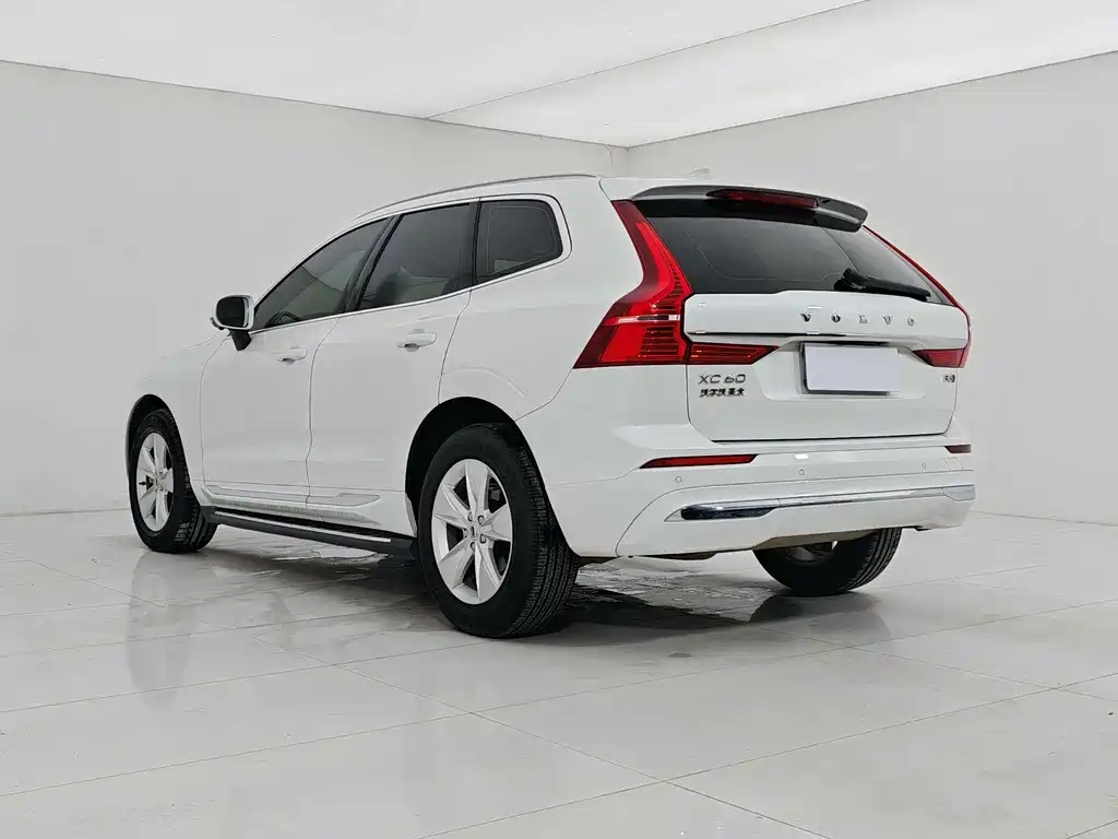 Volvo XC60 2021 — фото 4