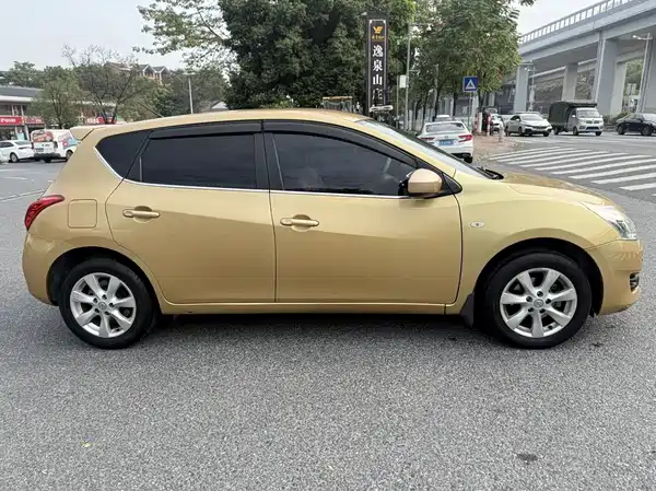 Nissan Tiida 2011