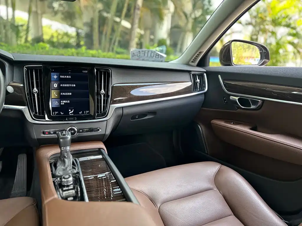 Volvo S90 2017 — фото 13
