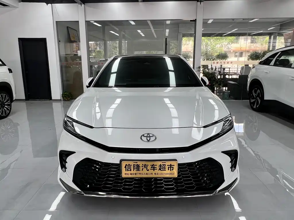 Toyota Camry 2026 — фото 2