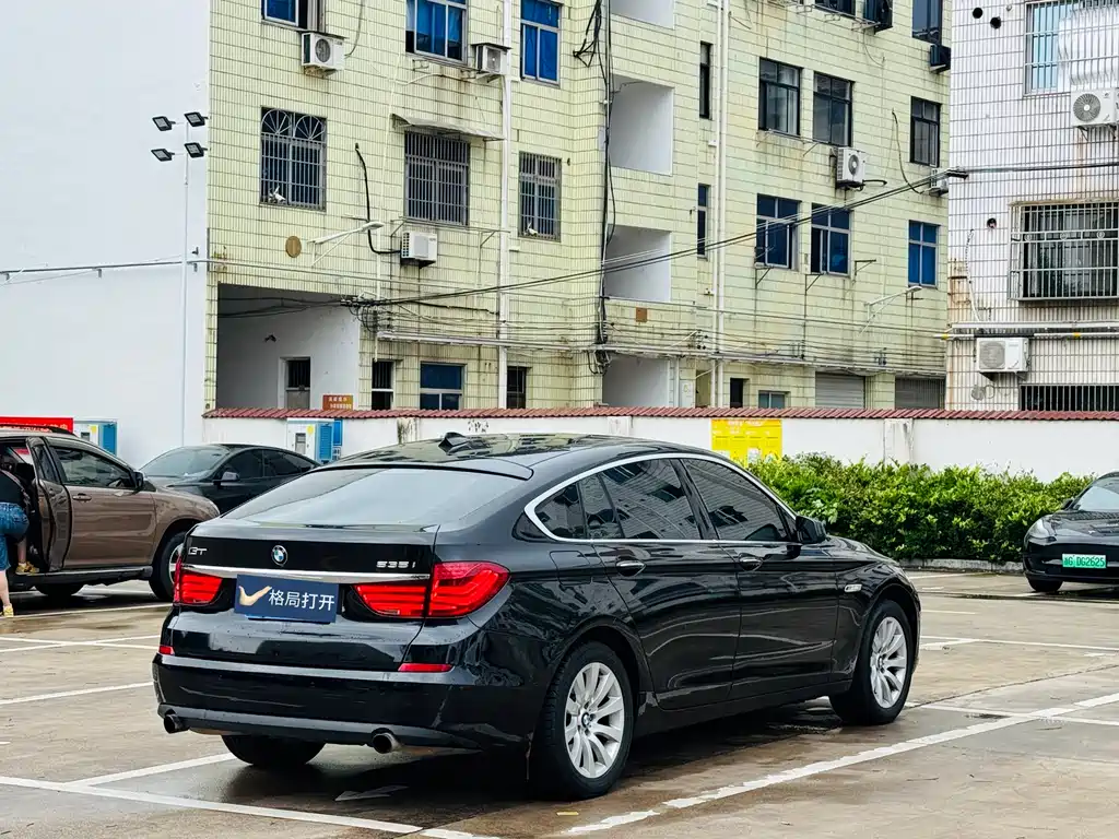 BMW 5 Series GT 2011