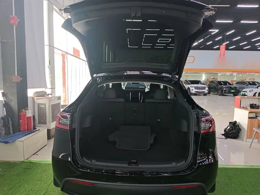 Tesla Model Y 2023 — фото 19