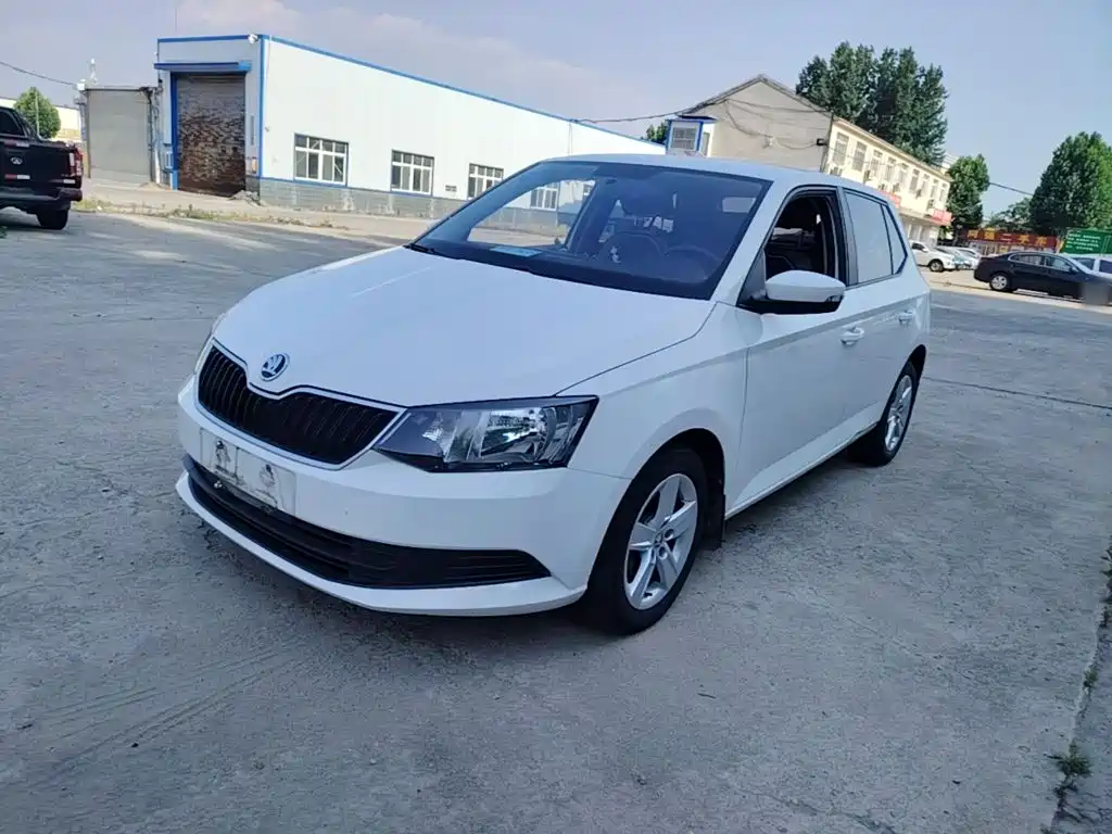 Skoda Fabia 2018 — фото 2
