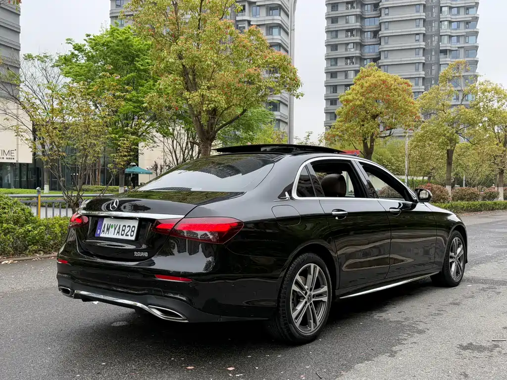 Mercedes-Benz E-Class 2023 — фото 6