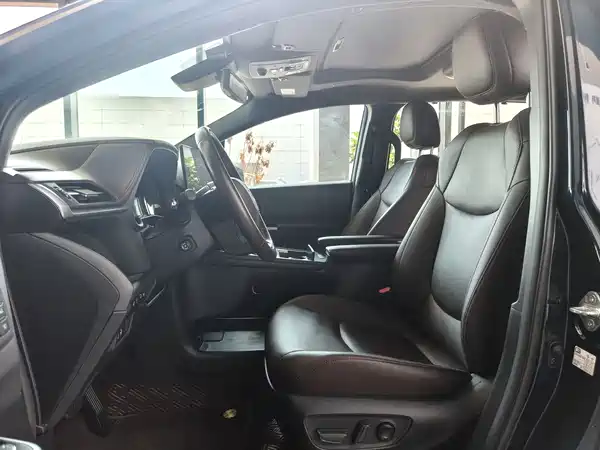 Toyota Granvia 2023