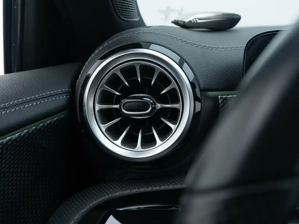 Mercedes-Benz A-Class 2022 — фото 12