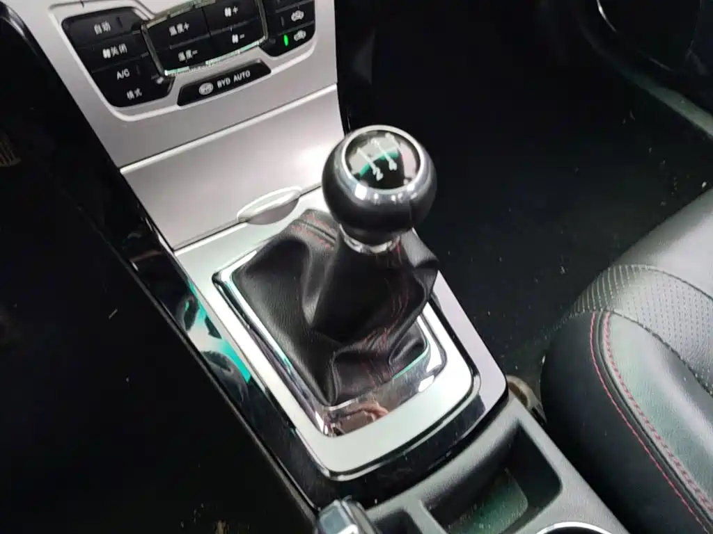 BYD Surui 2015 — фото 14