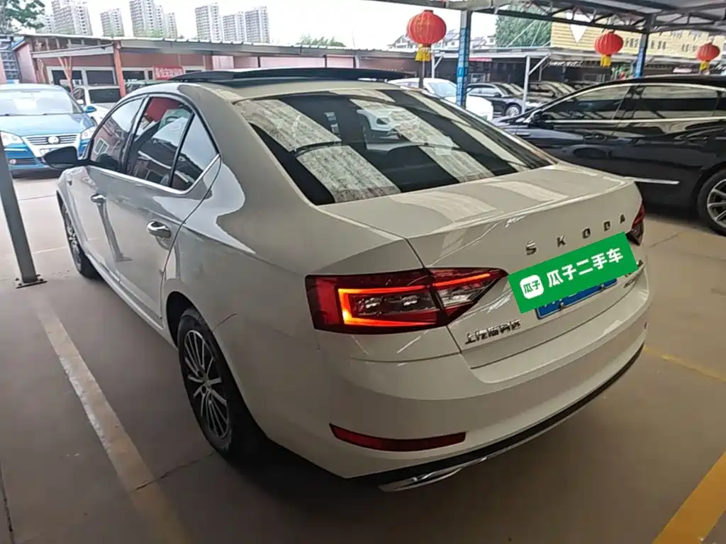 Skoda Octavia 2021 — фото 5