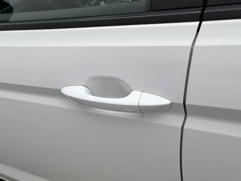 Volkswagen Touran 2018 — фото 18
