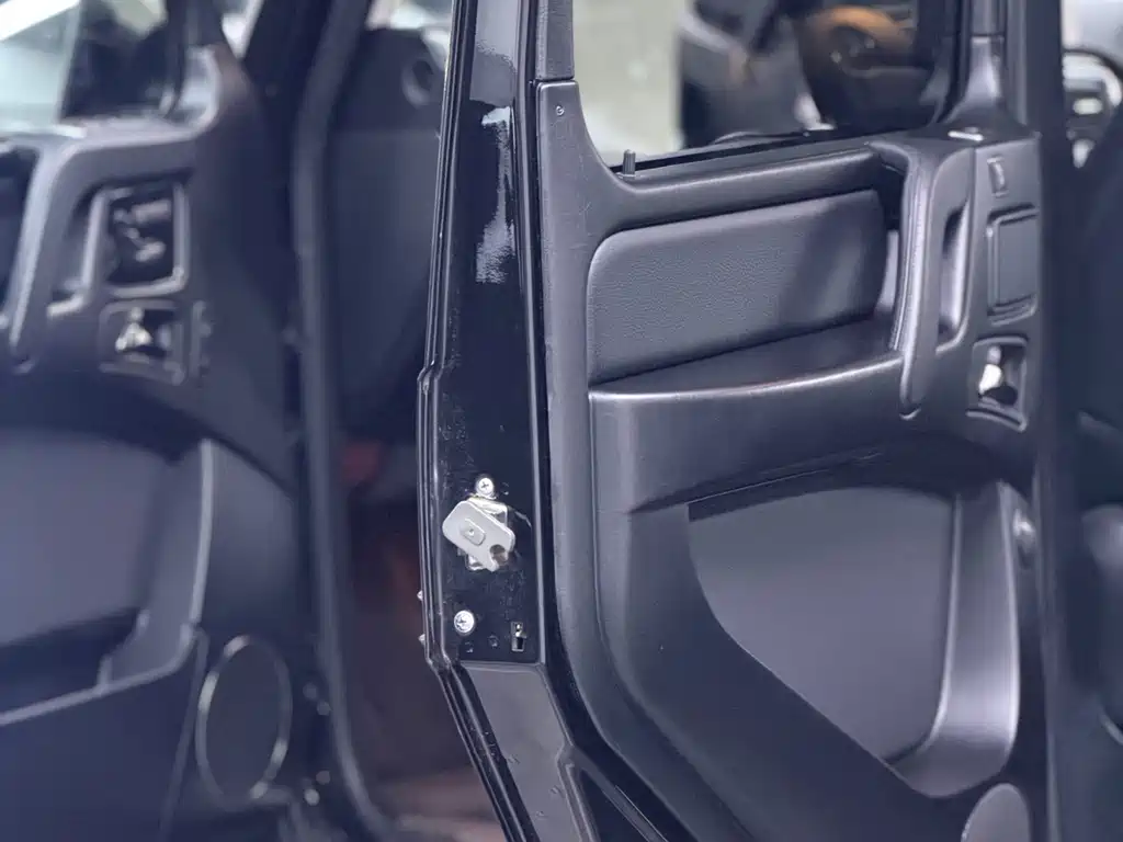Mercedes-Benz G-Class 2017 — фото 19